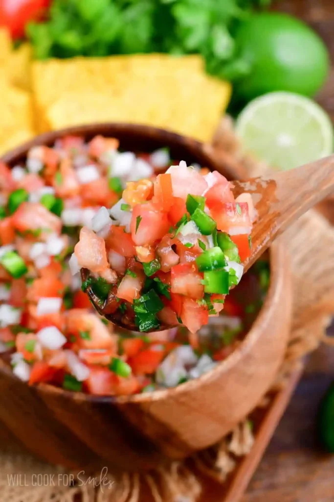 Pico-de-Gallo-on-a-wooden-spoon